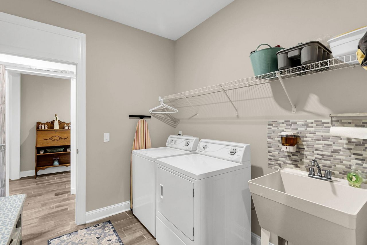 108 Blackbird Loop Photo 37