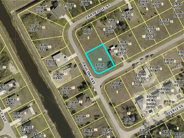 205 Pembroke ST, LEHIGH ACRES, FL 33974