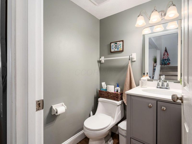 5381 Valley Lane E, Columbus, OH 43231 Photo 17