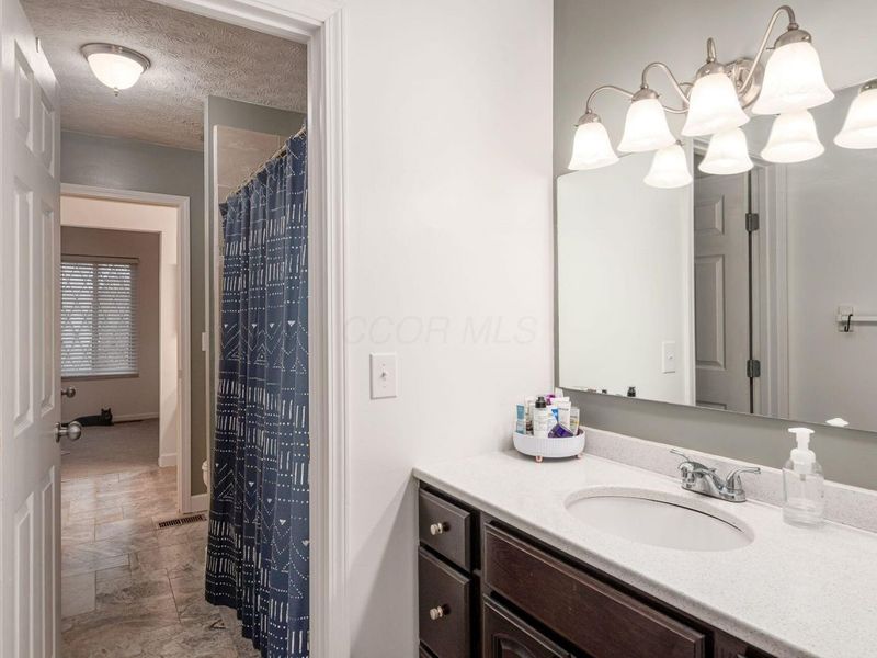 5381 Valley Lane E, Columbus, OH 43231 Photo 23