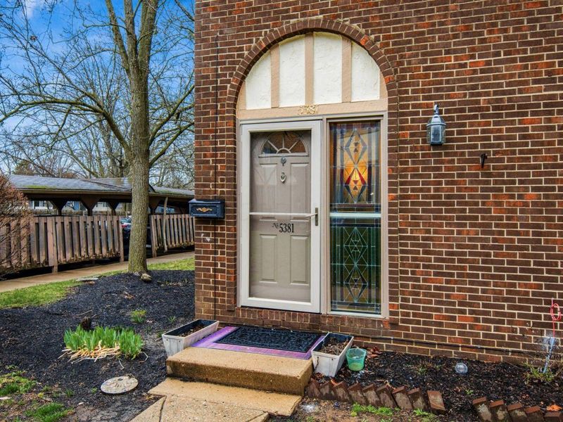 5381 Valley Lane E, Columbus, OH 43231 Photo 4