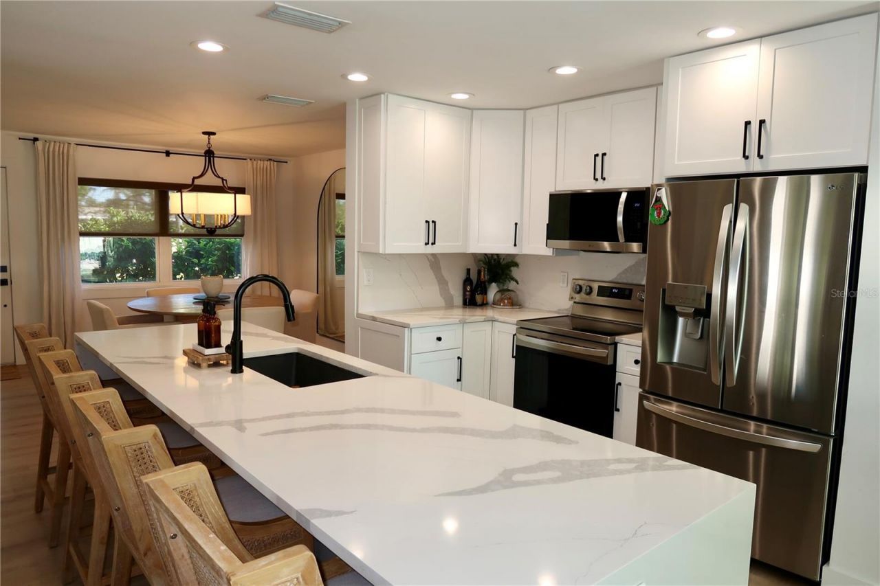 9484 Treasure Lane Ne, Saint Petersburg, FL 33702 Photo