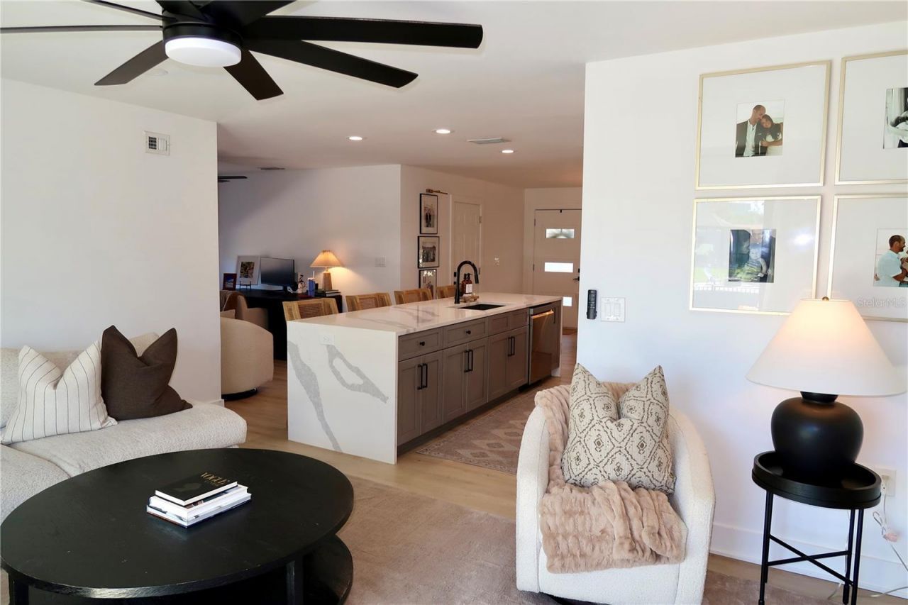 9484 Treasure Lane Ne, Saint Petersburg, FL 33702 Photo