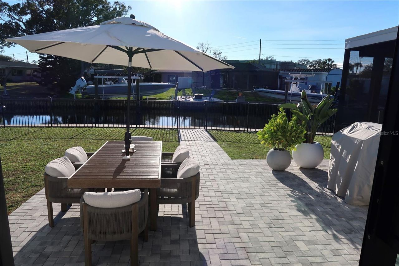 9484 Treasure Lane Ne, Saint Petersburg, FL 33702 Photo