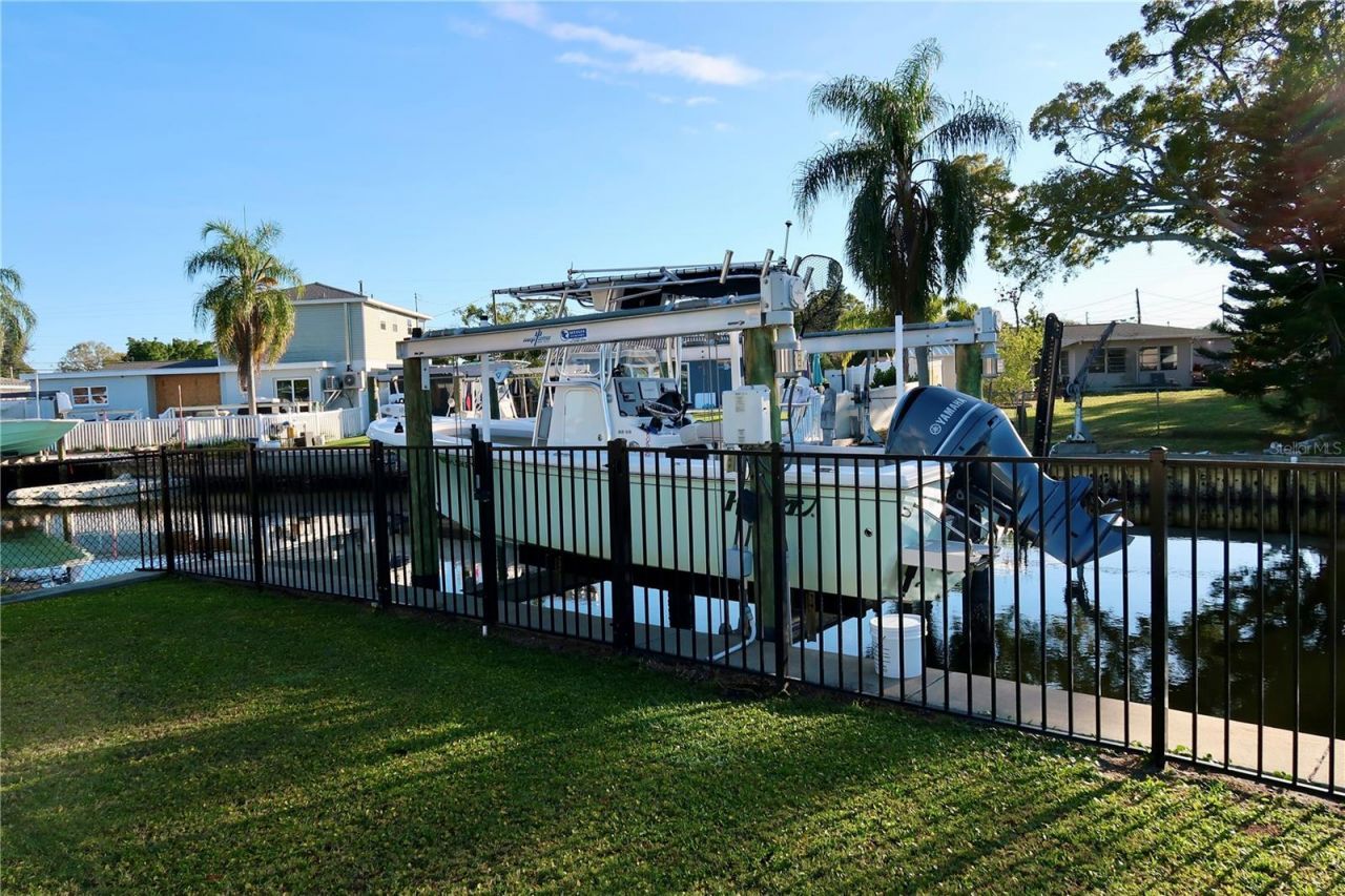 9484 Treasure Lane Ne, Saint Petersburg, FL 33702 Photo