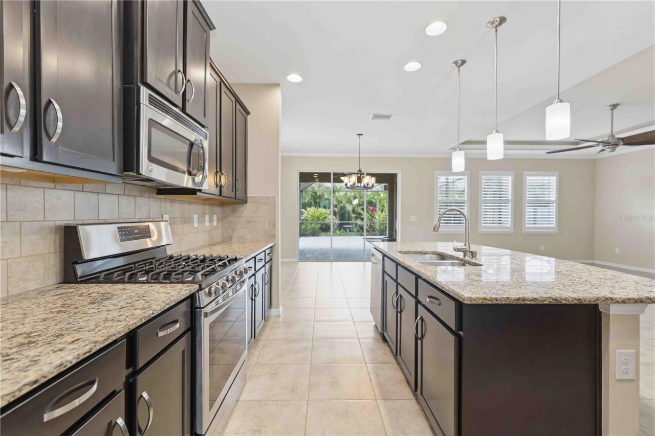 7456 47th Avenue Circle E, Bradenton, FL 34203 Photo