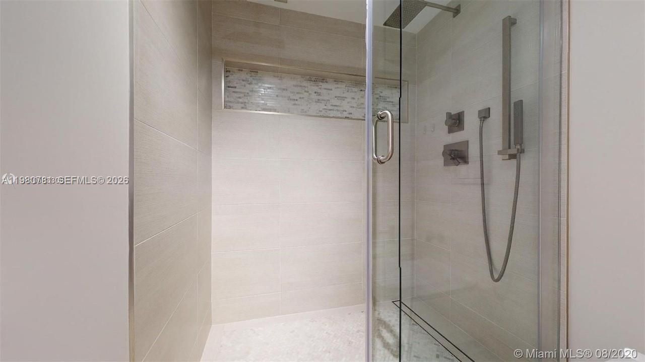 6039 Collins Ave , Unit 1223, Miami Beach, FL 33140 Photo