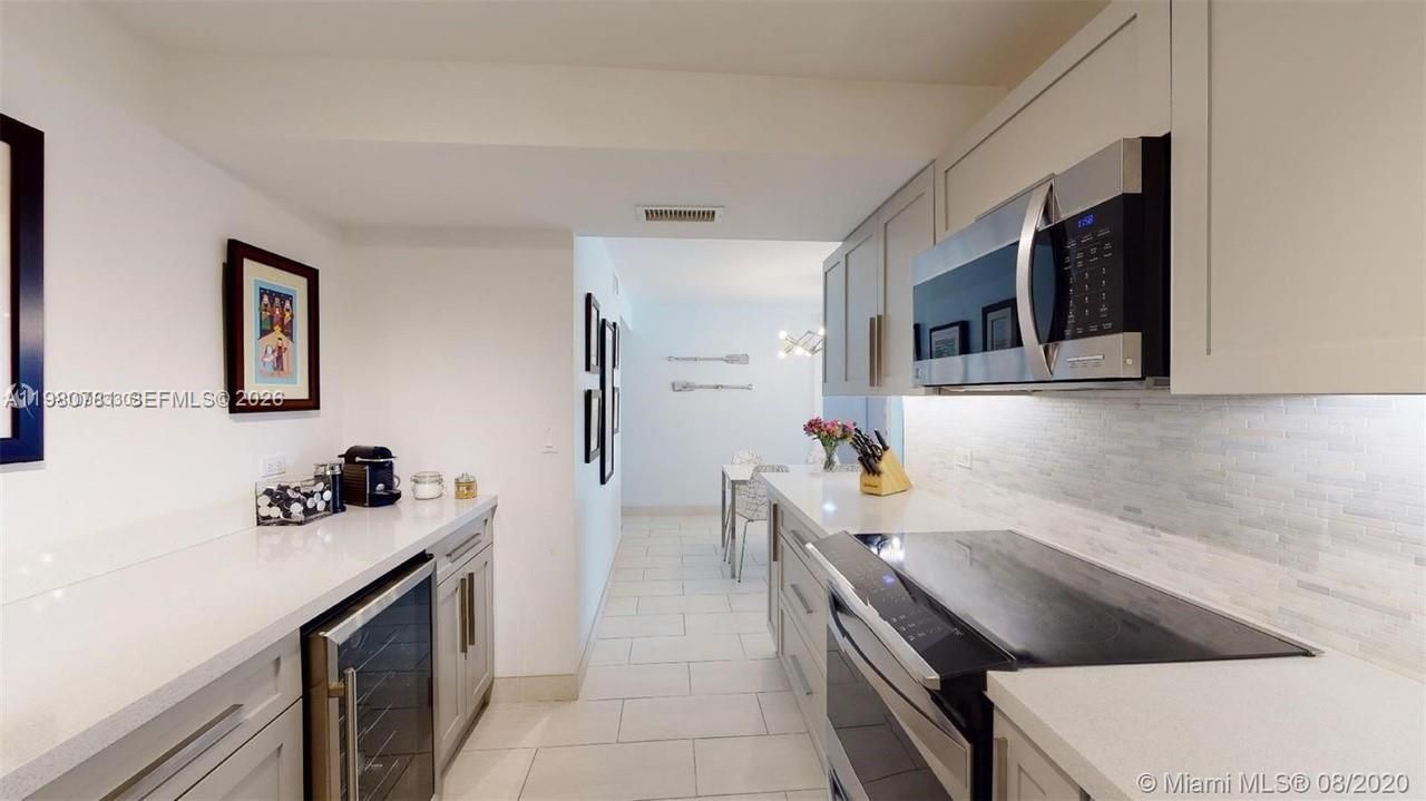 6039 Collins Ave , Unit 1223, Miami Beach, FL 33140 Photo