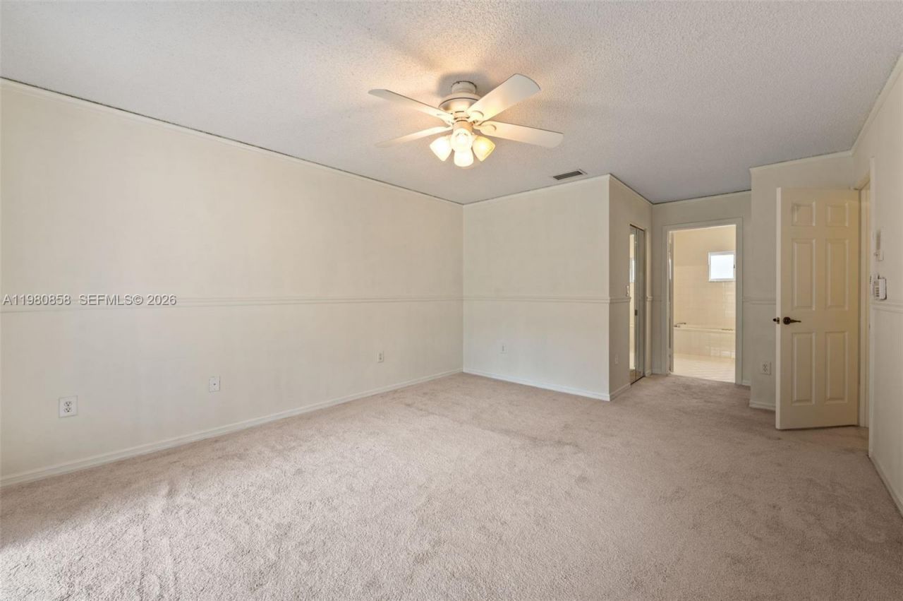 10252 NW 52nd Ter , Doral, FL 33178 Photo