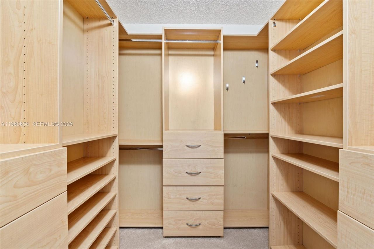 10252 NW 52nd Ter , Doral, FL 33178 Photo