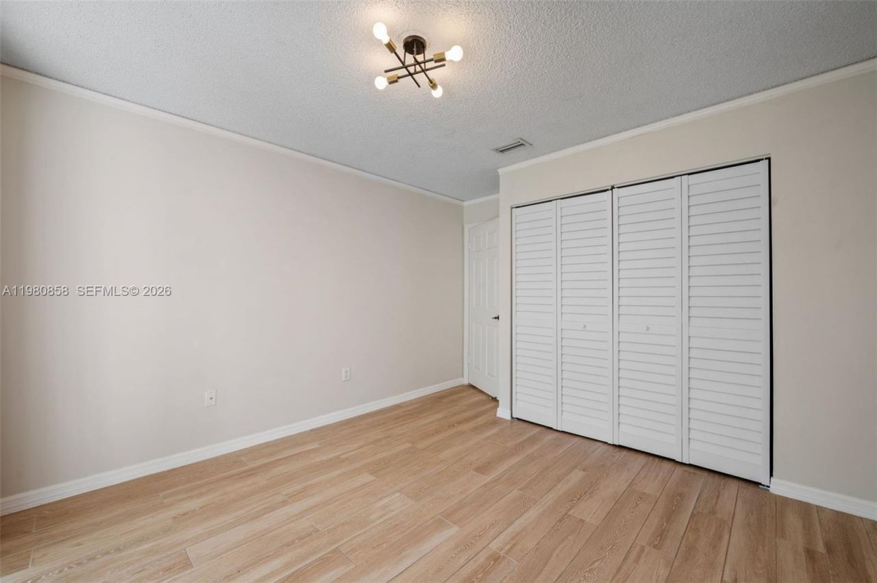 10252 NW 52nd Ter , Doral, FL 33178 Photo