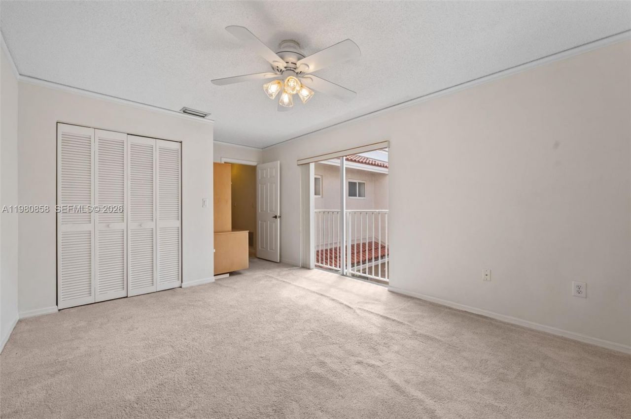 10252 NW 52nd Ter , Doral, FL 33178 Photo