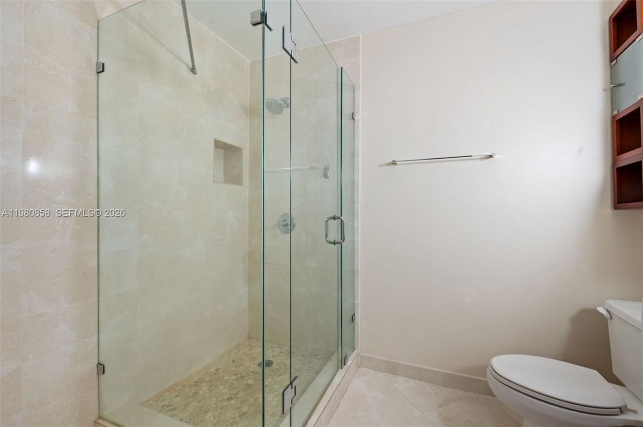 10252 NW 52nd Ter , Doral, FL 33178 Photo