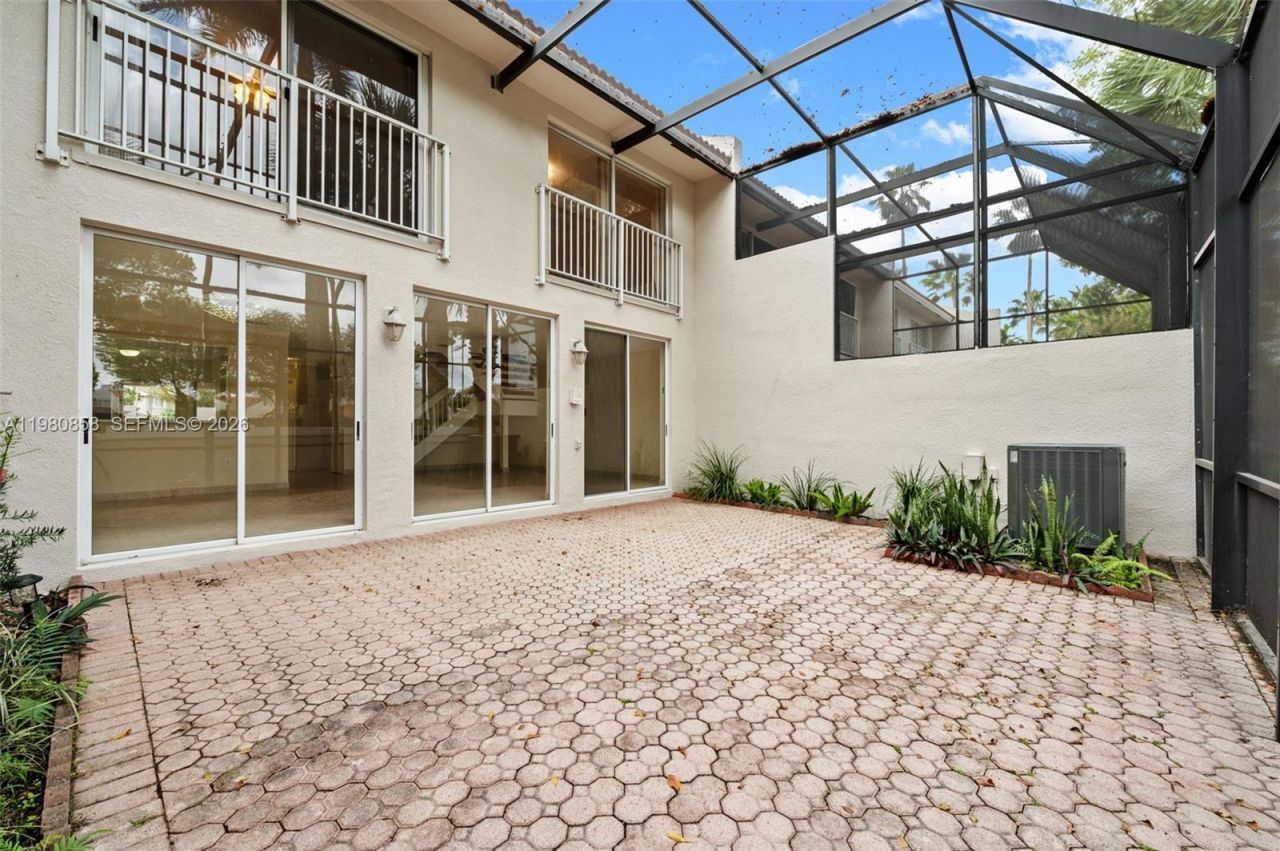 10252 NW 52nd Ter , Doral, FL 33178 Photo