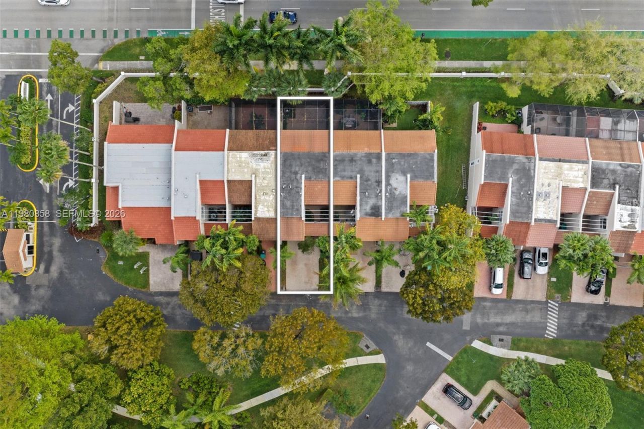 10252 NW 52nd Ter , Doral, FL 33178 Photo