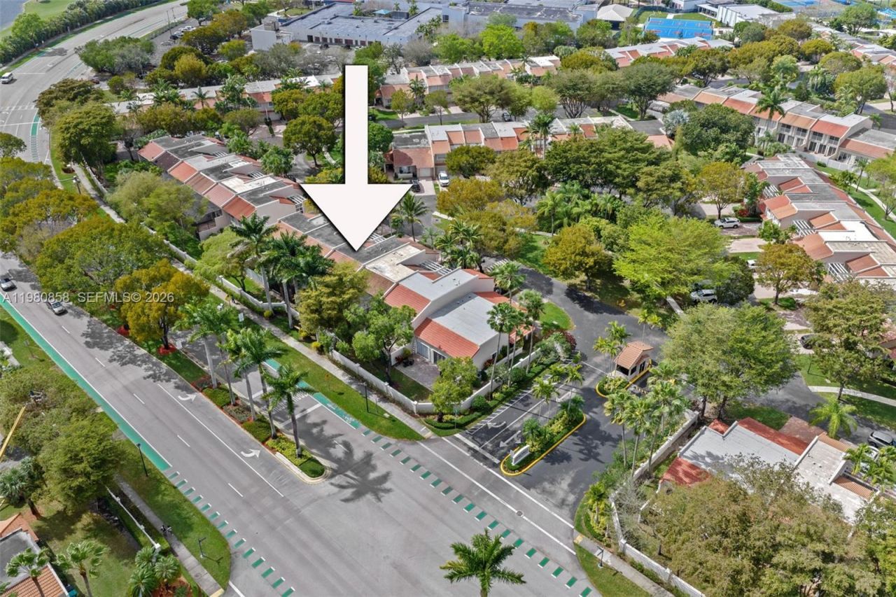 10252 NW 52nd Ter , Doral, FL 33178 Photo