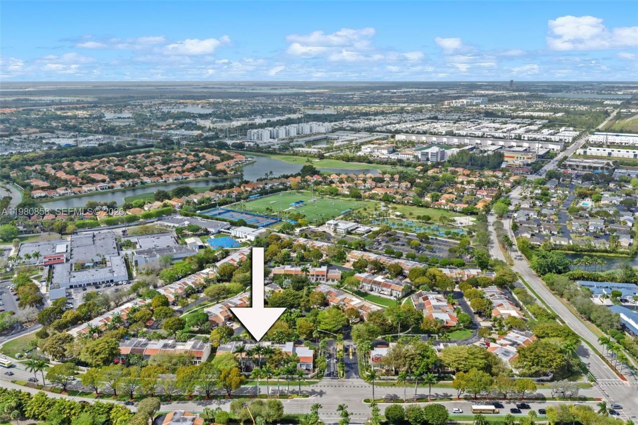 10252 NW 52nd Ter , Doral, FL 33178 Photo