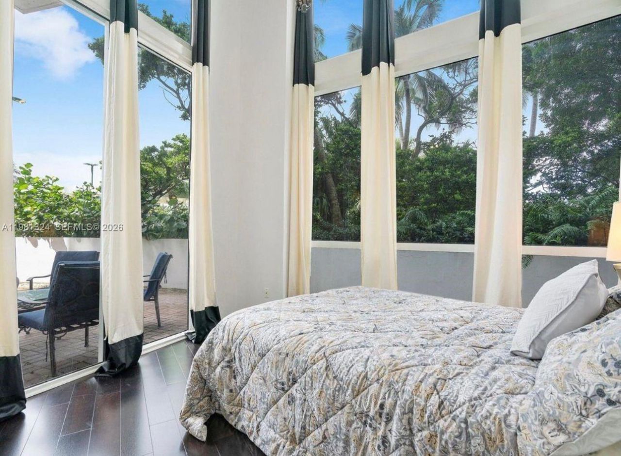 18101 Collins Ave , Unit 401, Sunny Isles Beach, FL 33160 Photo