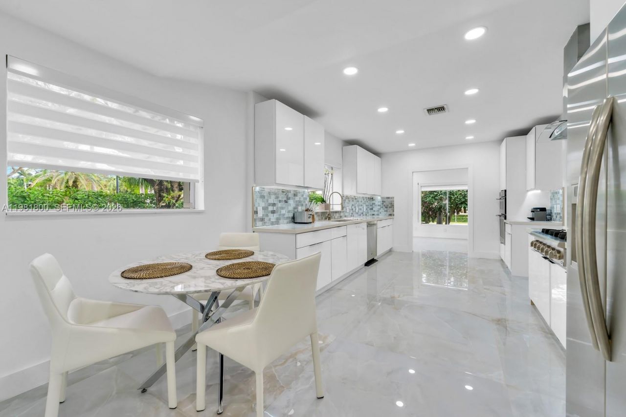 200 N Hibiscus Dr, Miami Beach, FL 33139 Photo