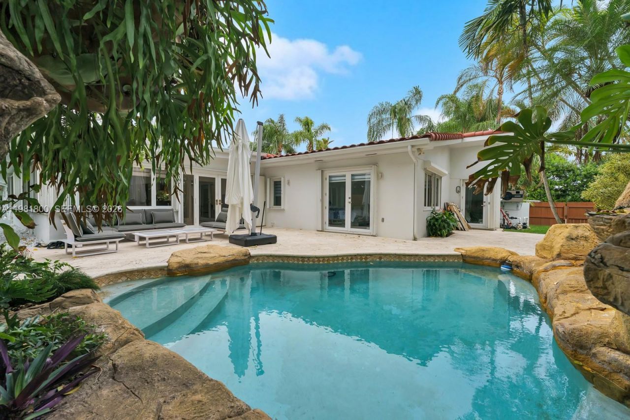 200 N Hibiscus Dr, Miami Beach, FL 33139 Photo