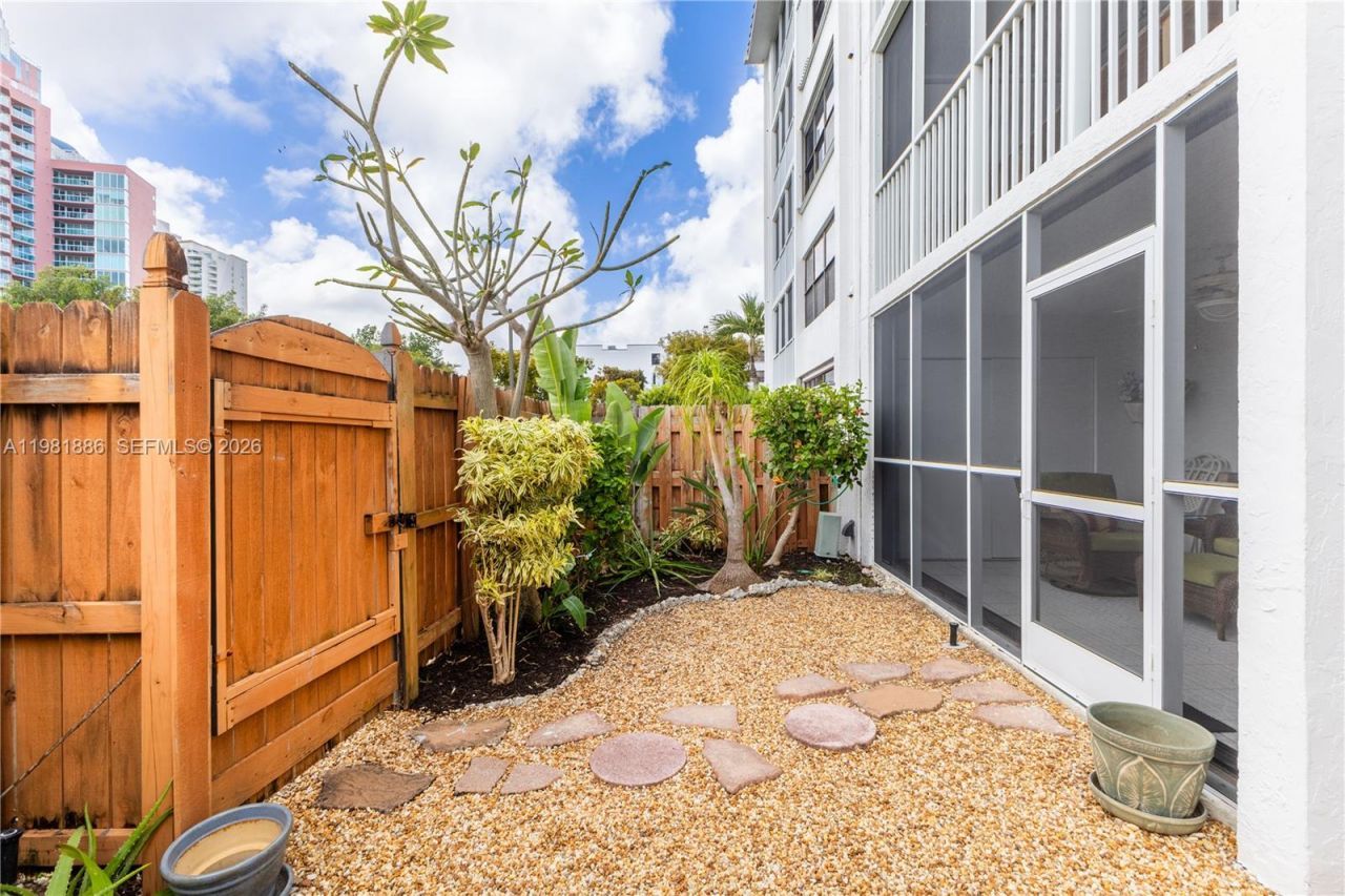 3440 NE 192nd St , Unit 1G-A, Aventura, FL 33180 Photo