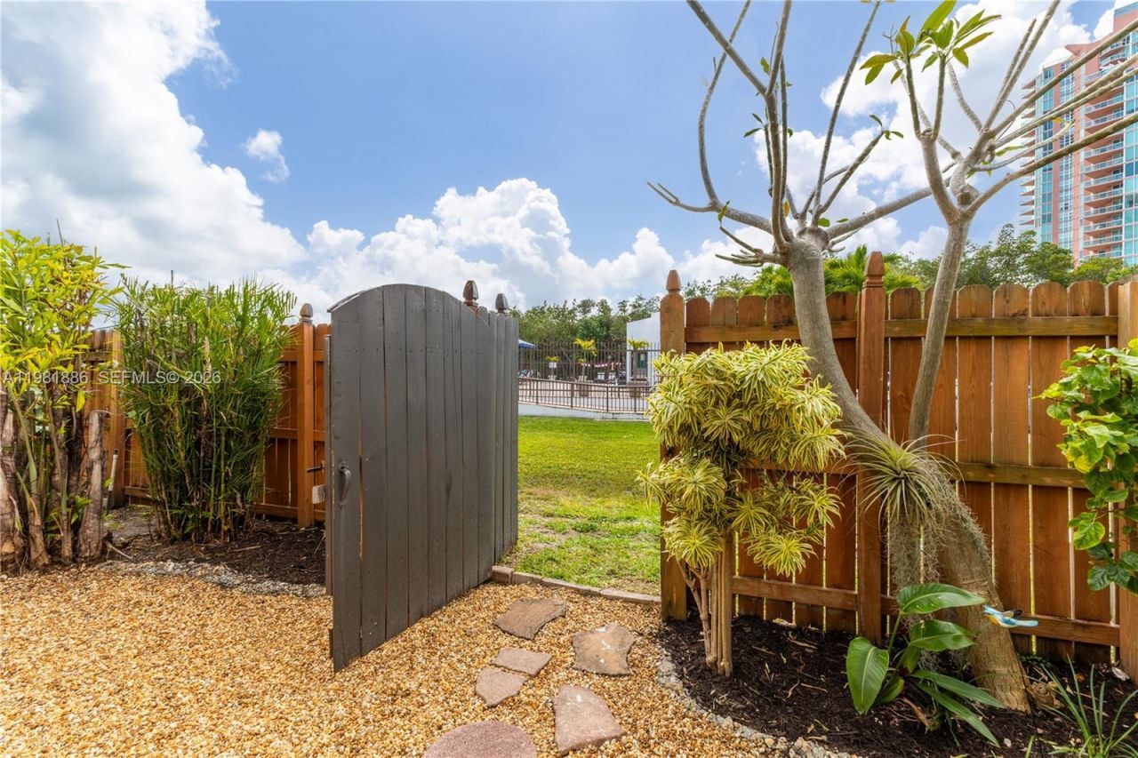 3440 NE 192nd St , Unit 1G-A, Aventura, FL 33180 Photo