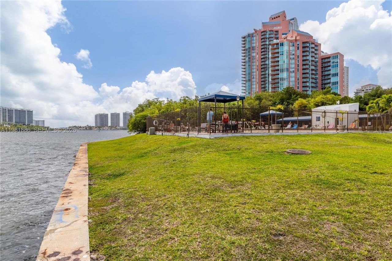 3440 NE 192nd St , Unit 1G-A, Aventura, FL 33180 Photo