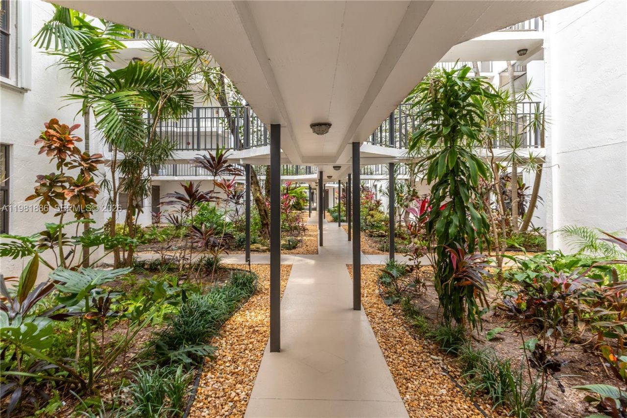 3440 NE 192nd St , Unit 1G-A, Aventura, FL 33180 Photo