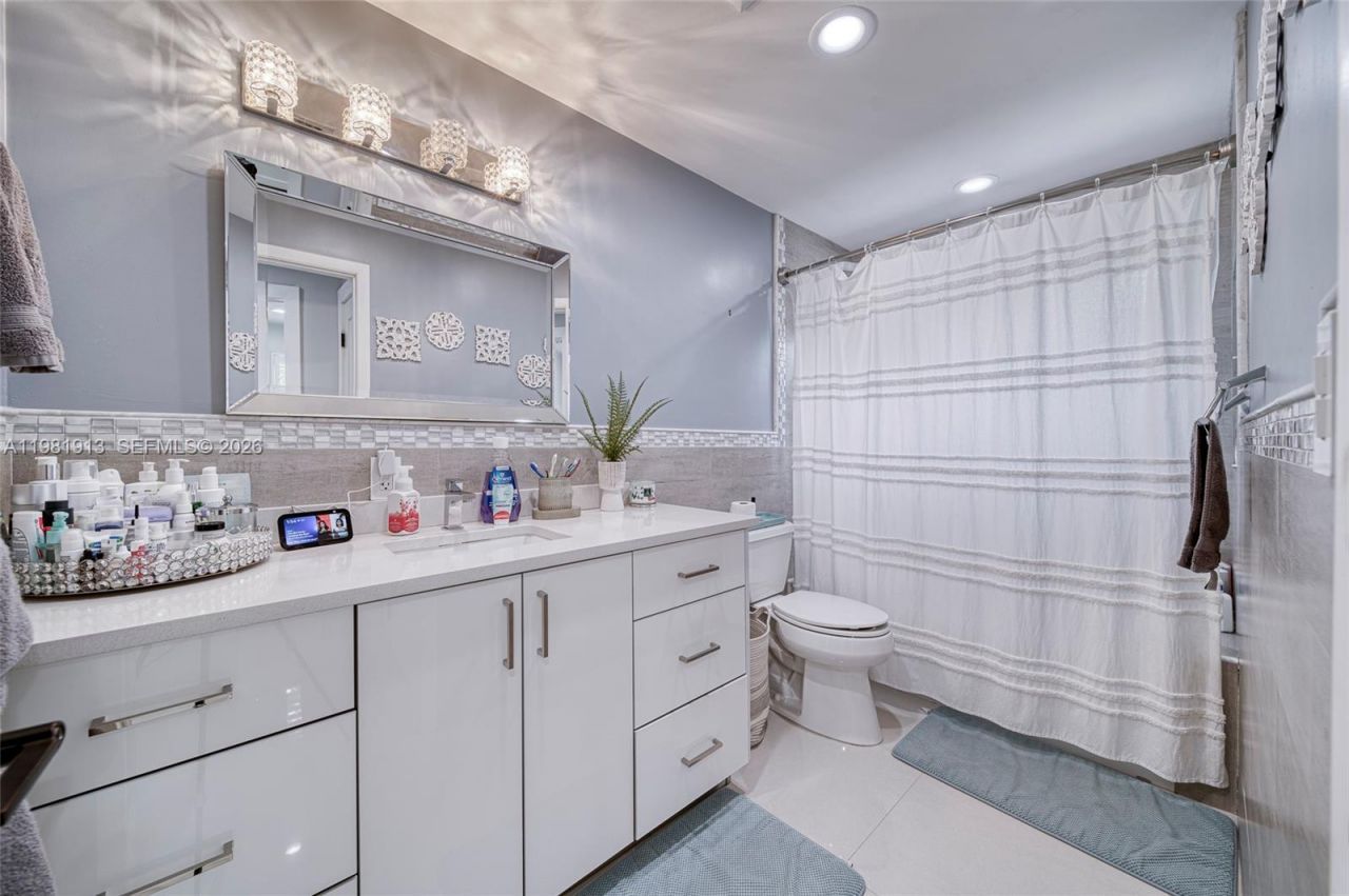 10131 SW 108th St , Miami, FL 33176 Photo