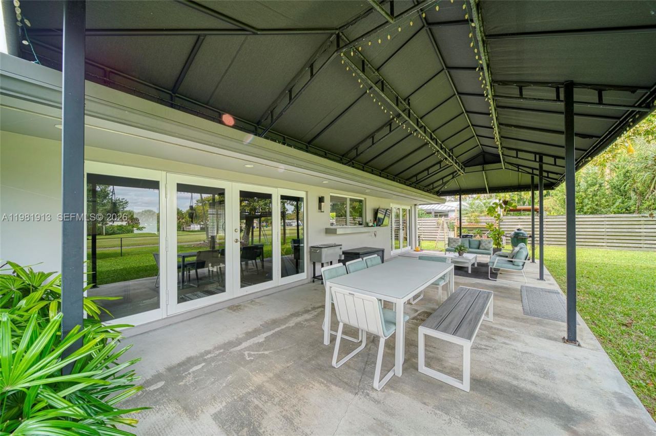 10131 SW 108th St , Miami, FL 33176 Photo