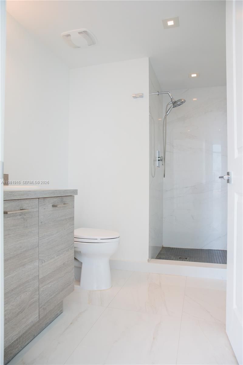 400 Sunny Isles Blvd , Unit 1701, Sunny Isles Beach, FL 33160 Photo