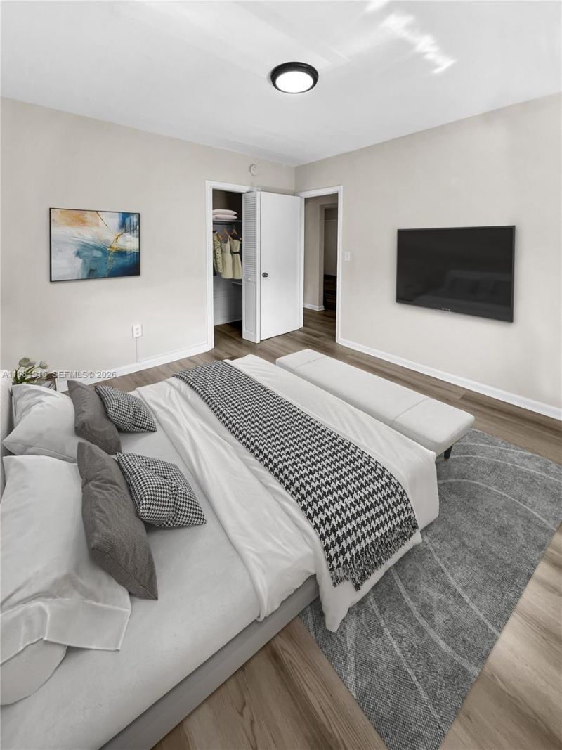 2390 SW 22nd St , Unit 4, Miami, FL 33145 Photo