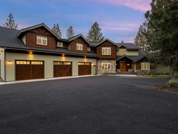 69205 Hawksflight Drive, Sisters, OR 97759