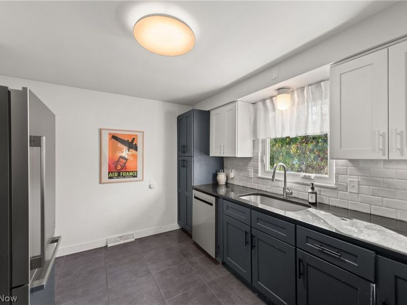 24535 Lake Road , Bay Village, OH 44140 Photo 16