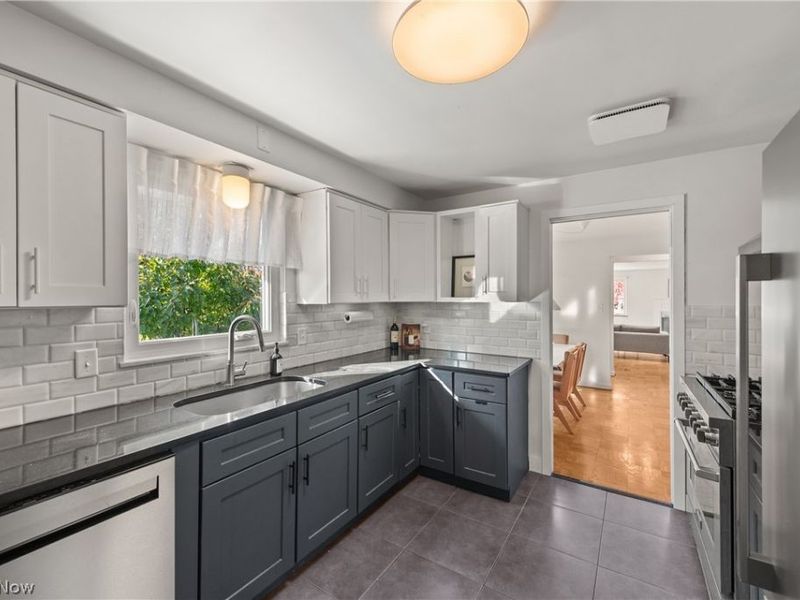 24535 Lake Road , Bay Village, OH 44140 Photo 19