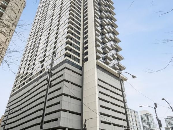 235 W Van Buren Street, Unit 2422, Chicago, IL 60607