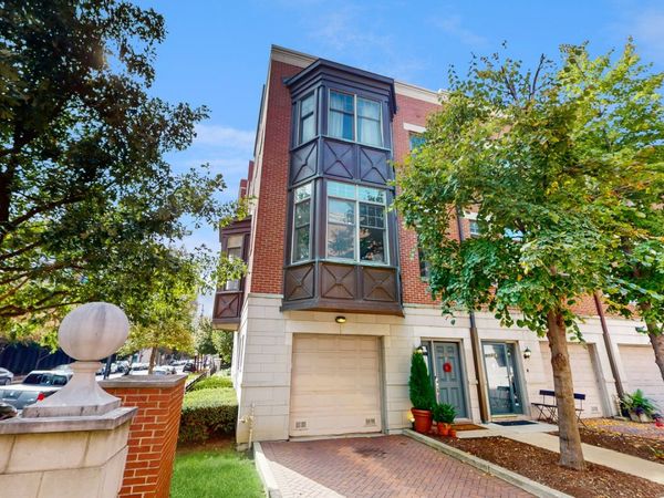 2008 S CALUMET Avenue, Unit A, Chicago, IL 60616