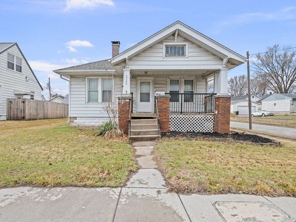 2326 N DIVISION Street, Davenport, IA 52804