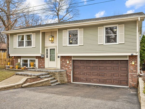 404 Woodward Avenue, Geneva, IL 60134