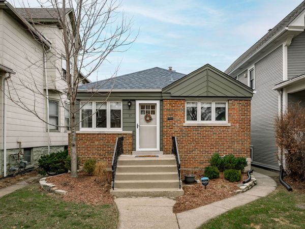 17 Ashland Avenue, River Forest, IL 60305