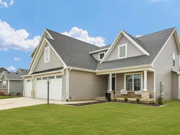 1403 Winterberry Road, Savoy, IL 61874