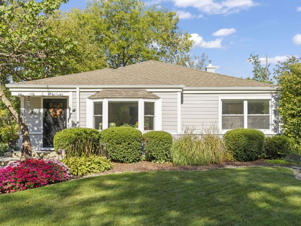 582 Glendale Avenue, Glen Ellyn, IL 60137