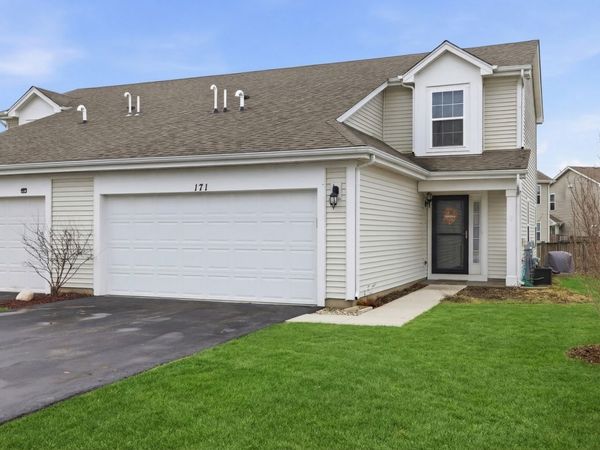 171 Maryland Lane, Pingree Grove, IL 60140