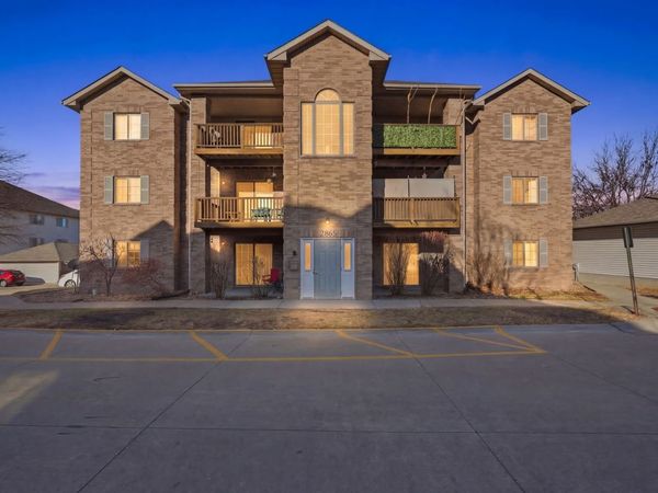 2865 Coral Court, Unit 202, Coralville, IA 52241