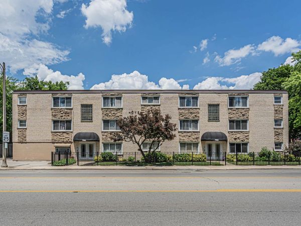 7952 MADISON Street, Unit 2E, River Forest, IL 60305