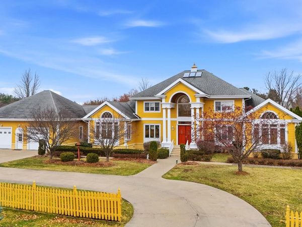 1105 Lakeview Drive, Fairfield, IA 52556