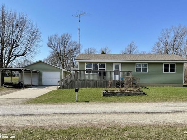 301 Amy Lane, Mount Ayr, IA 50854
