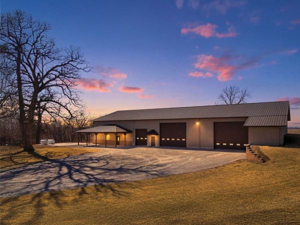 886 Henik Rd. , Mt Vernon, IA 52314