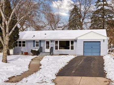 1947 Yorkshire Court, Saint Paul, MN 55116