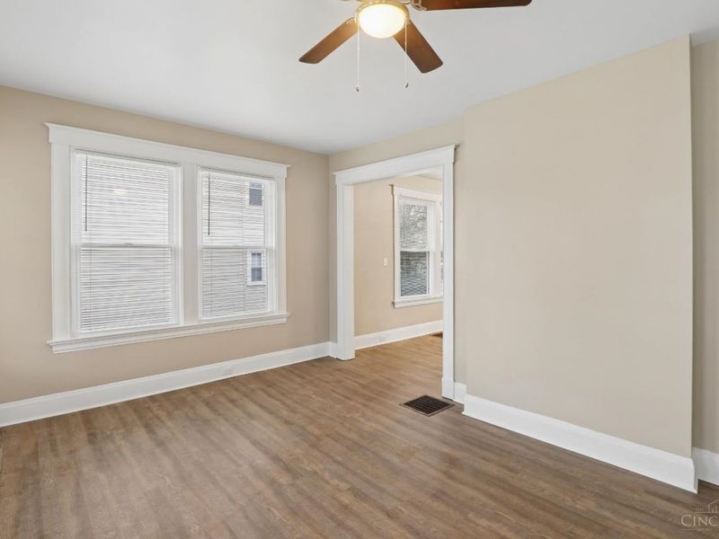 607 Hawthorne Avenue, Cincinnati, OH 45205 Photo 2